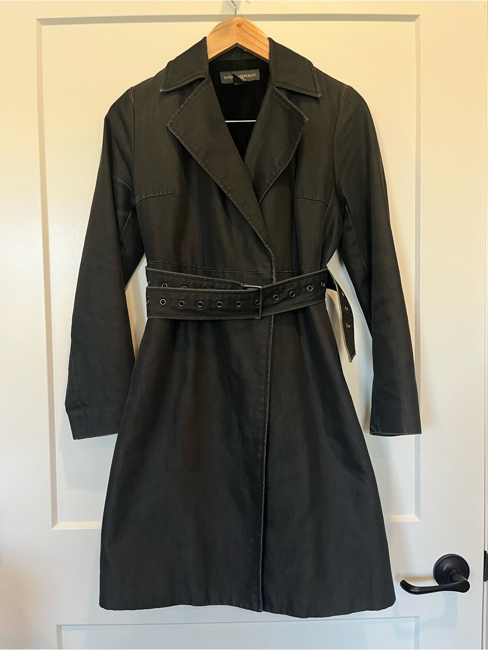 Banana Republic Y2K Black Coated Denim Belted Trench Coat Jacket Chic Western S